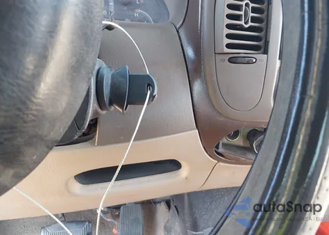 1999 Ford F-150 Lariat/Work Series/Xl/Xlt from USA, damaged, VIN 1FTRX17W6XKA84777